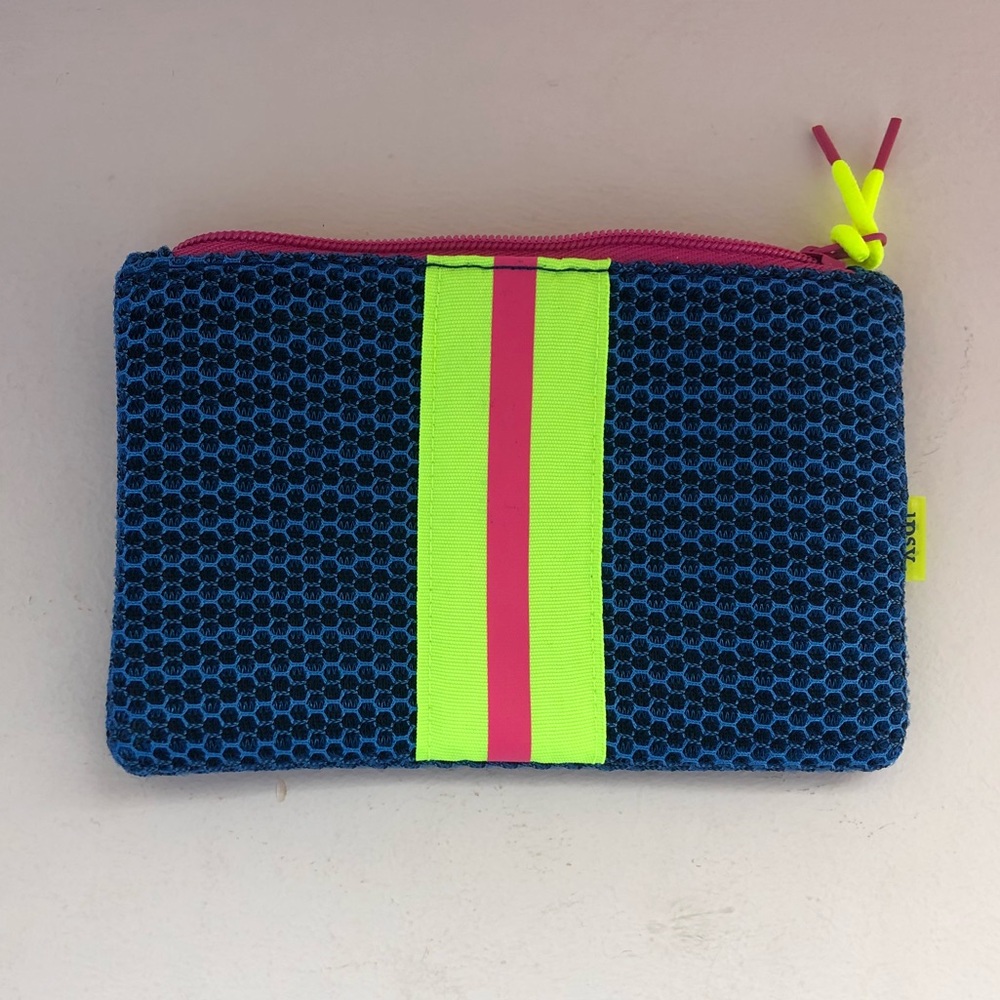 NEVER BEEN USED IPSY COSMETIC BAG